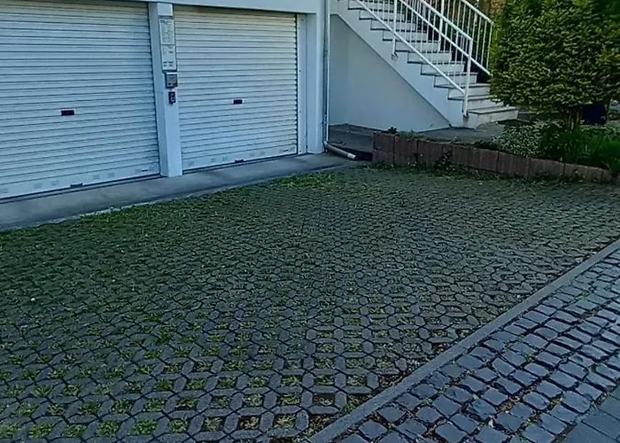 Mitten In Alt-seckbach * Frankfurt nad Menem