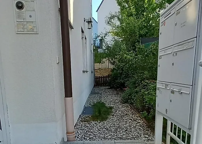 Mitten In Alt-seckbach Apartament